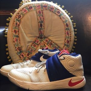 Youth Kyrie Irving Basketball Shoes